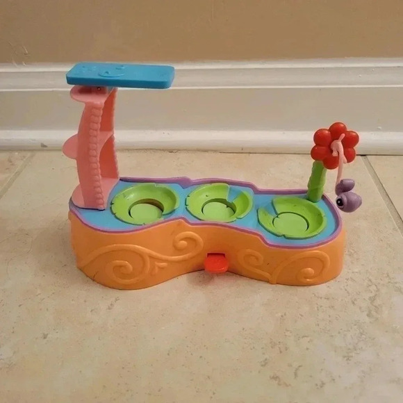 Littlest PetShop Hasbro "Leapin Lagoon" #236 Frog's playset Replacement - Picture 1 of 5